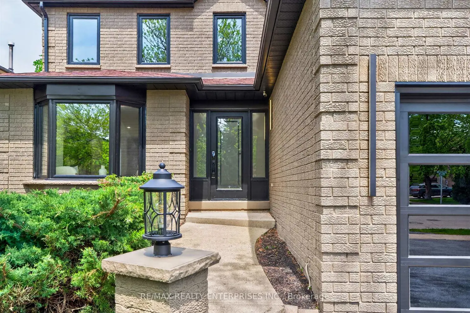 101 Waldie Road photo 2