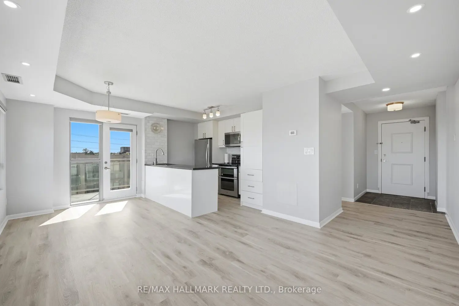 Additional image 6 of 2464 Weston Road 403