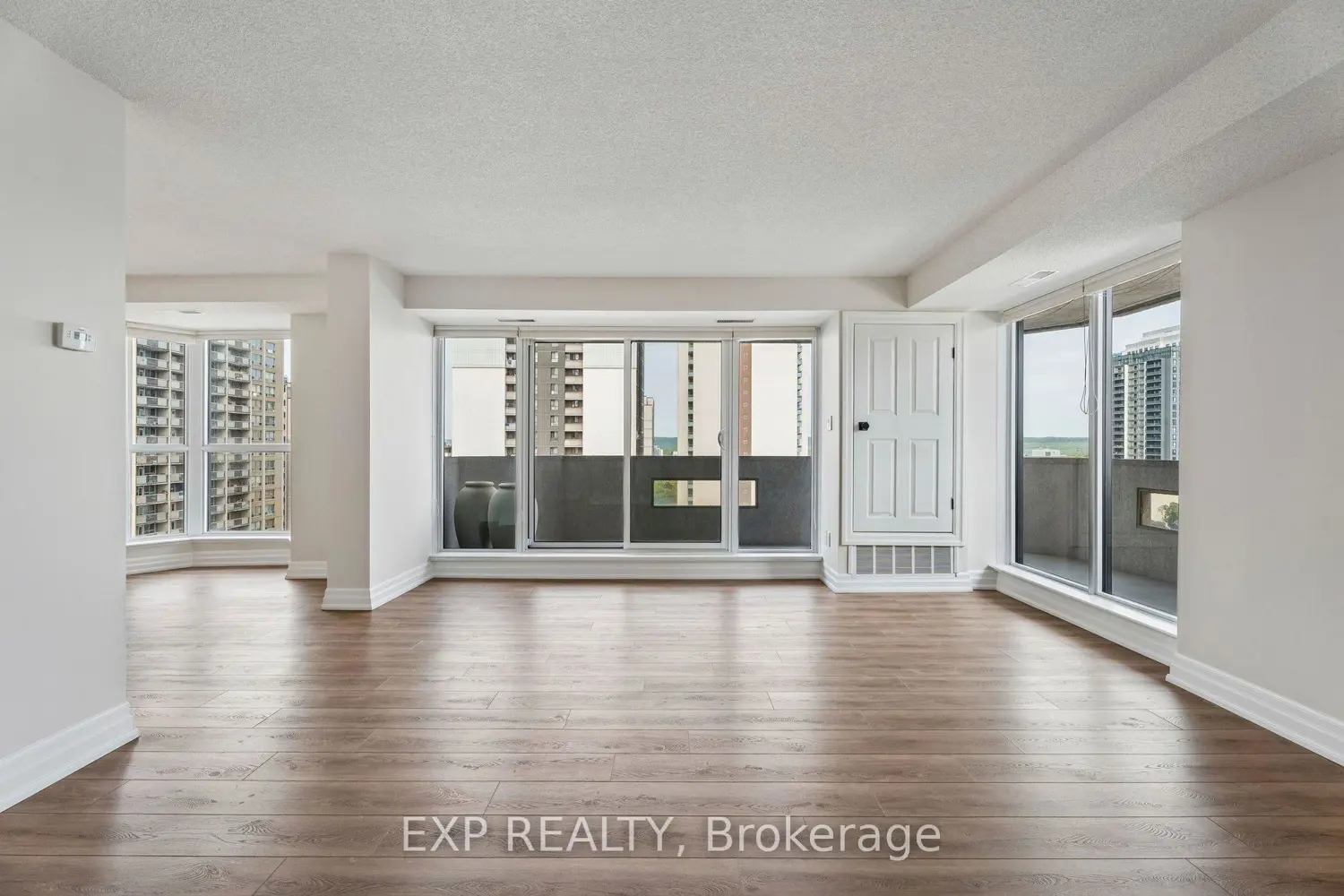 67 Caroline Street 1304 photo 5