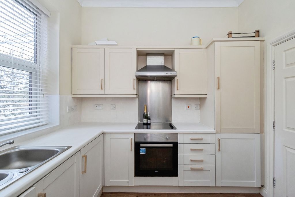 Additional image 9 of 2 bed flat for saleAcres Lane, Stalybridge, Greater Manchester SK15