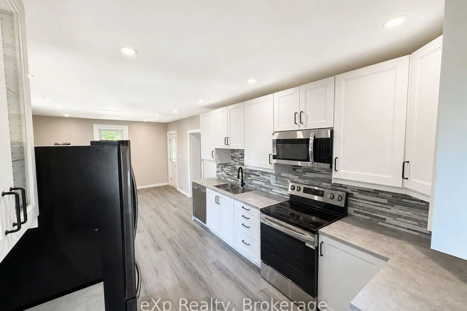 Additional image 4 of 595 9Th Street
