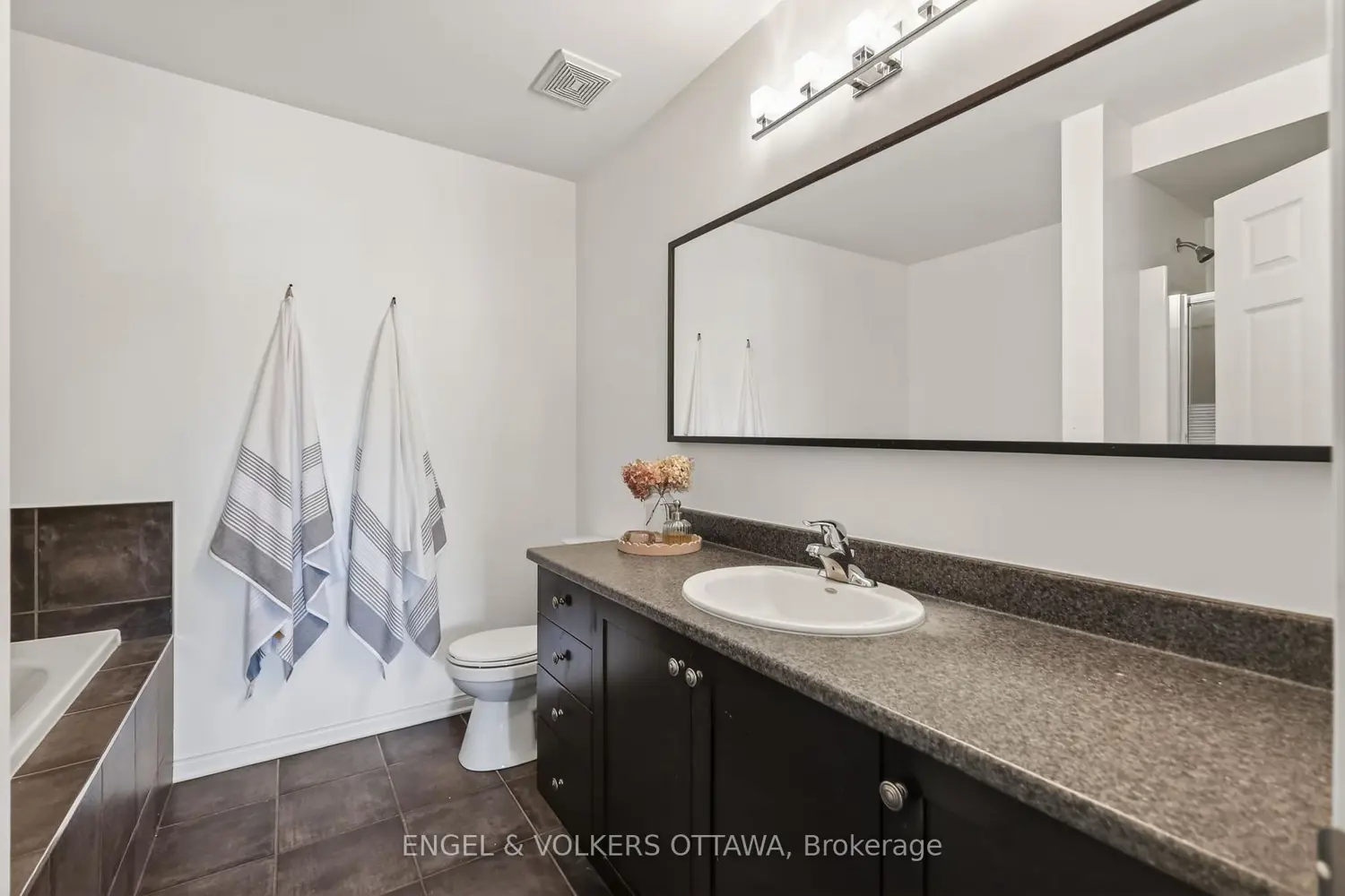 Additional image 11 of 103 Goldwood Private