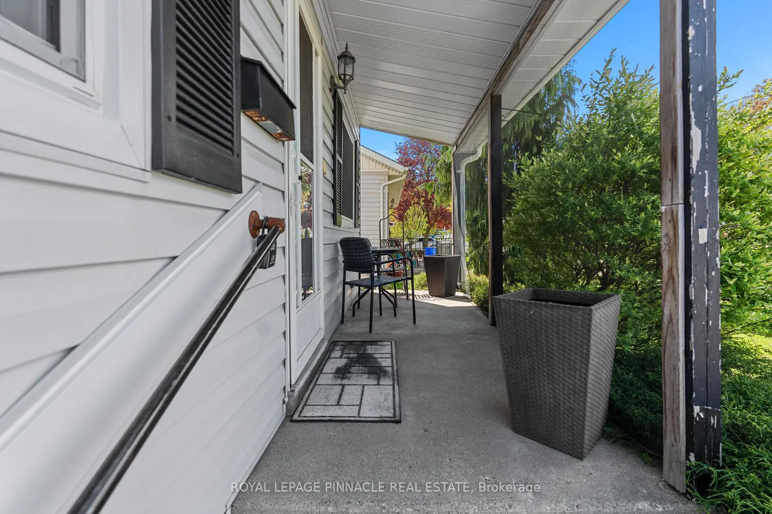 249 Owen Street photo 2
