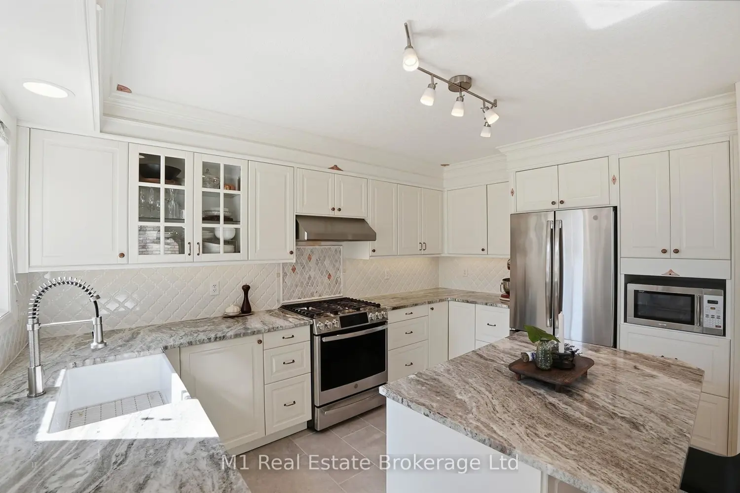 89 Mcarthur Drive photo 5