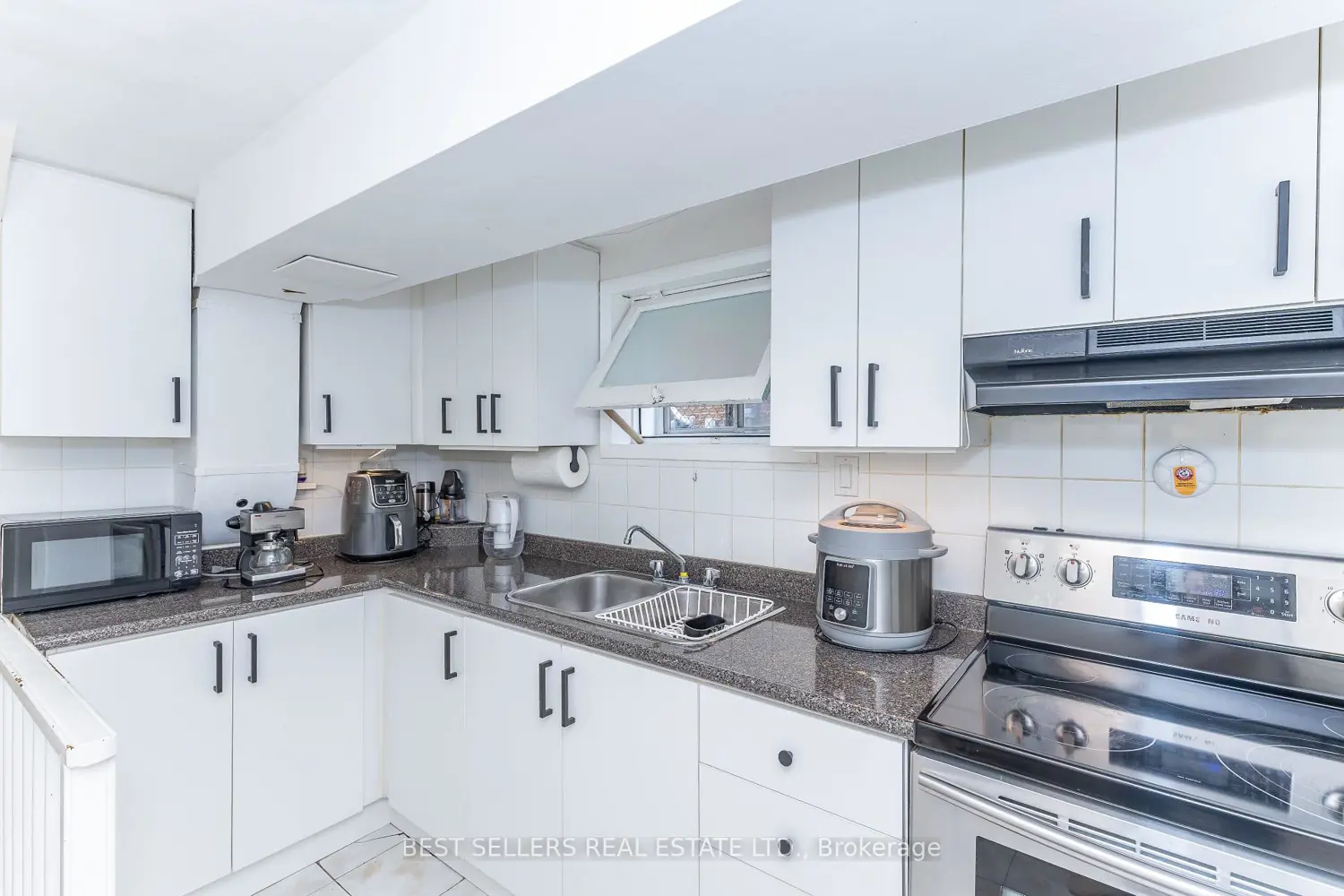 Additional image 13 of 2554 Palisander Avenue