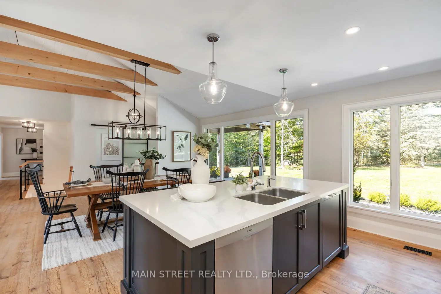 4730 Devitts Road photo 3