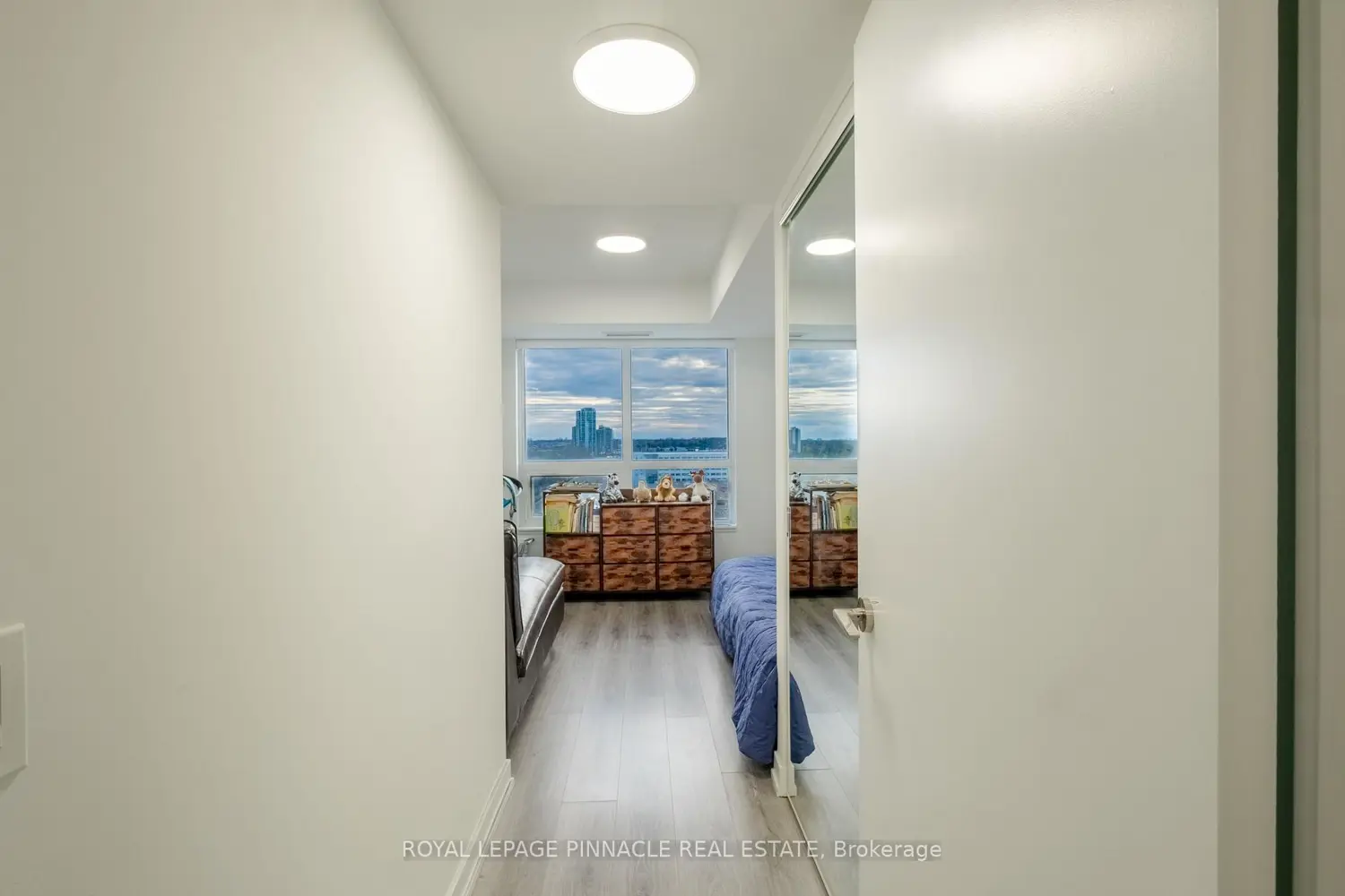 Additional image 9 of 1480 Bayly Street 1014