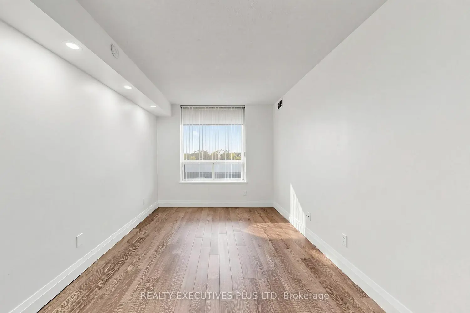 Additional image 7 of 18 Hillcrest Avenue 604