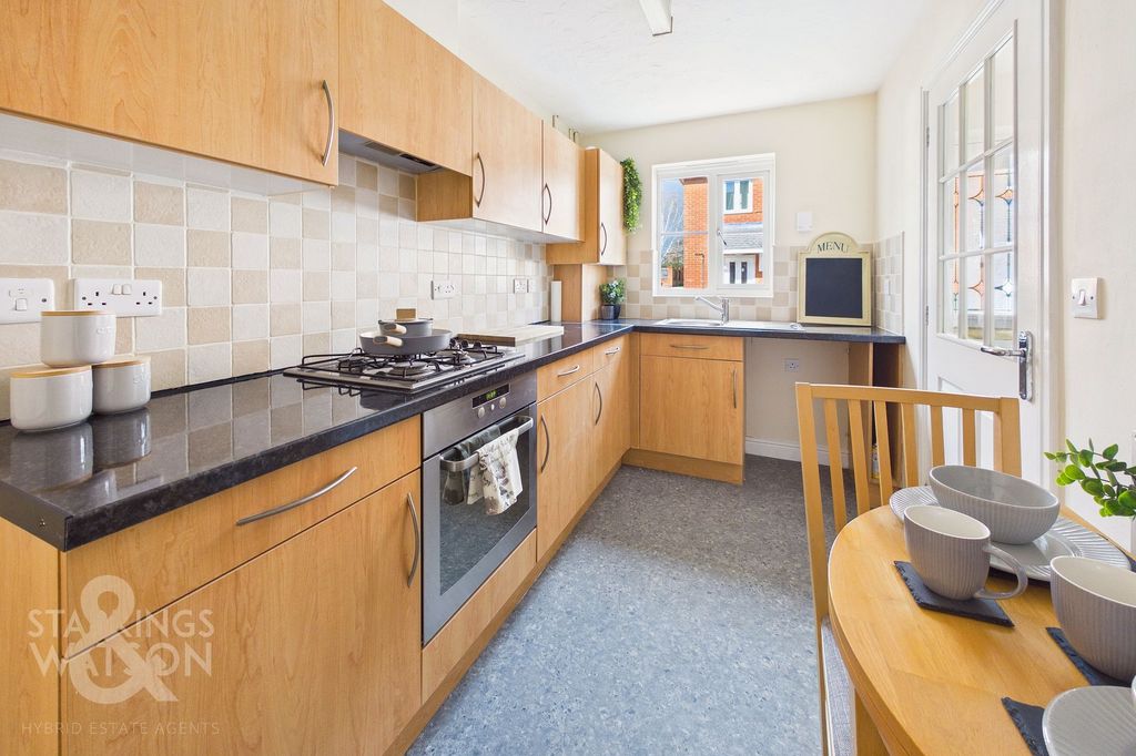 2 bed terraced house for saleViscount Close, Diss IP22