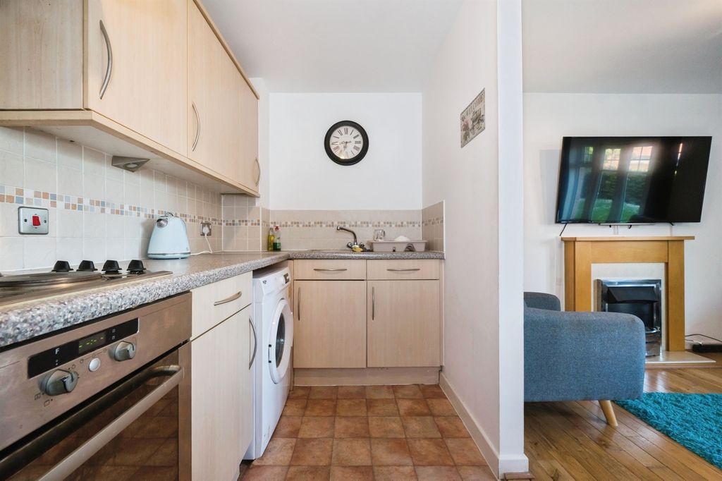 Additional image 7 of 2 bed flat for saleTommy Green Walk, Eastleigh SO50