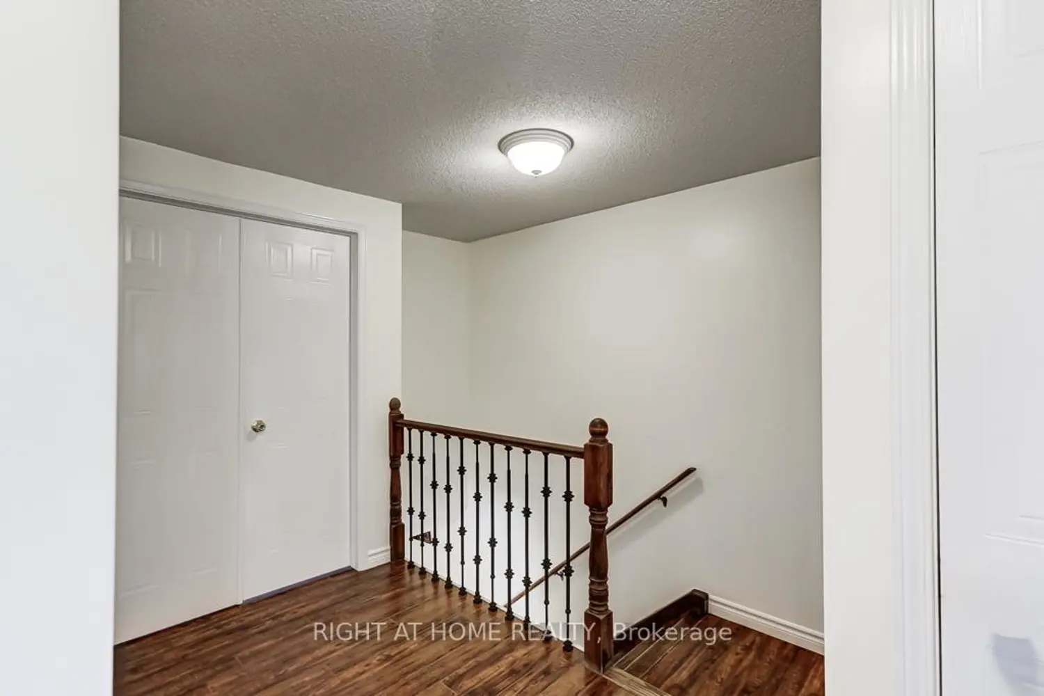 Additional image 11 of 402 Lausanne Crescent
