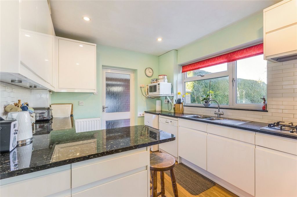 Additional image 8 of 4 bed detached house for saleThe Avenue, Dunstable, Bedfordshire LU6
