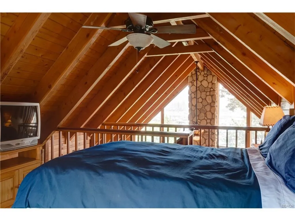 Additional image 14 of 39697 Lake Drive, Big Bear, CA 92315
