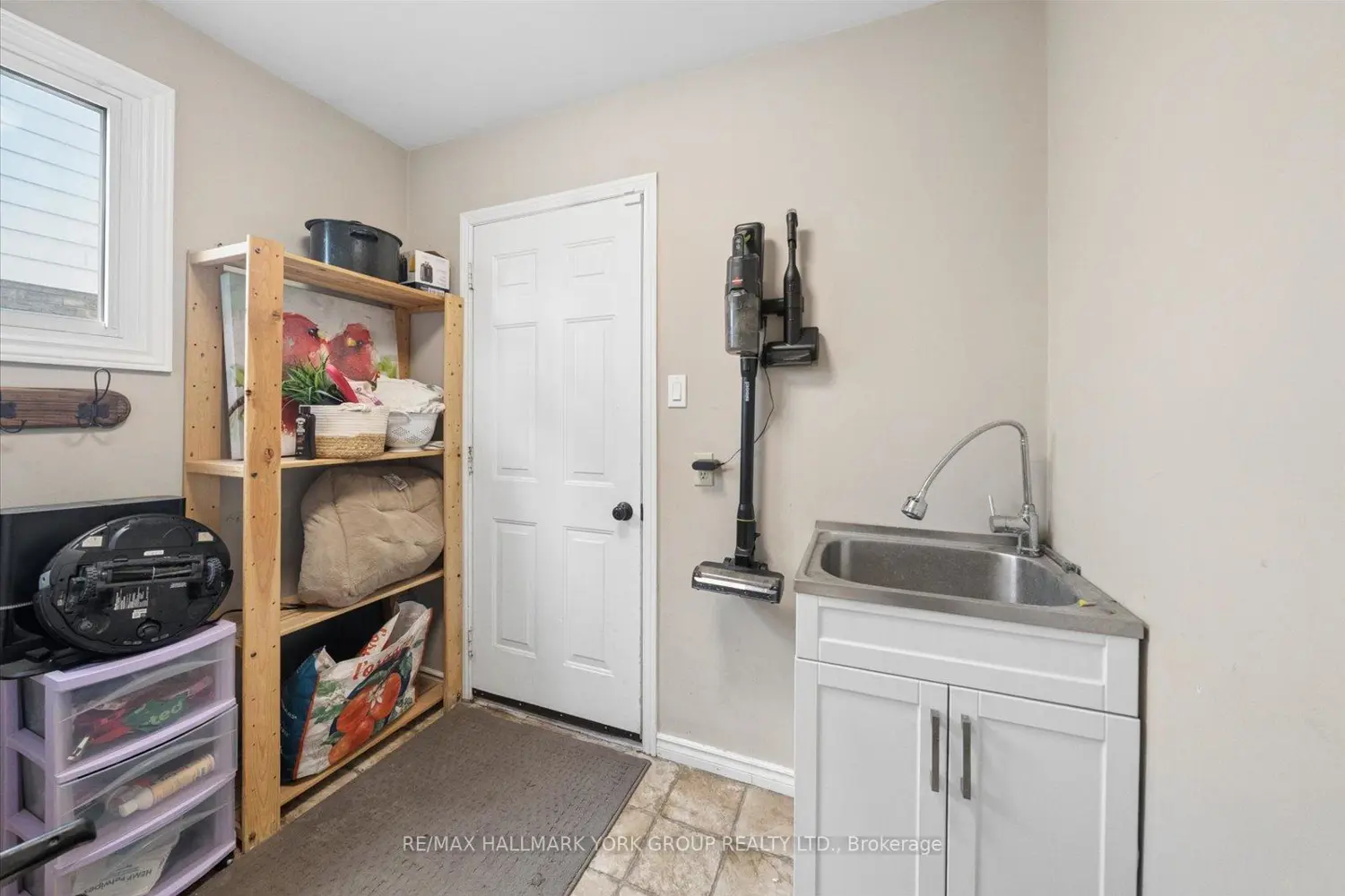 Additional image 10 of 41 Laurentian Lane