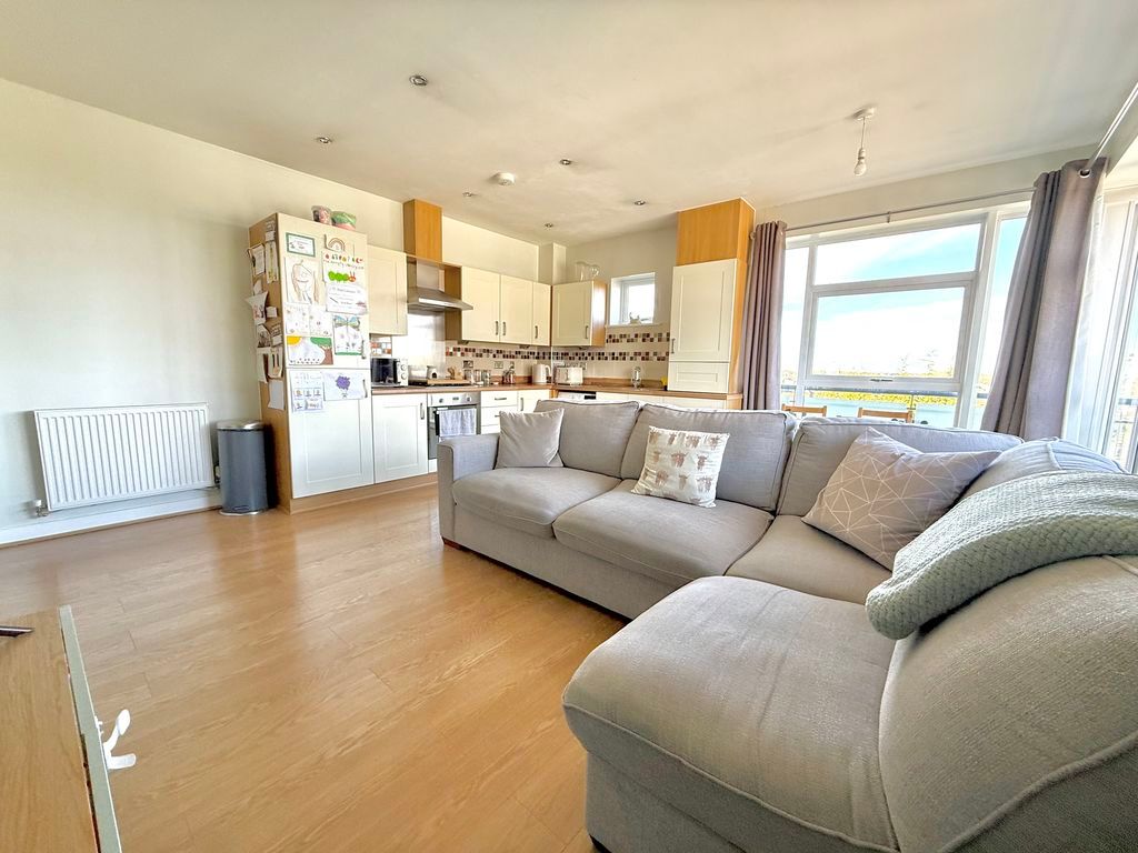 Additional image 2 of 2 bed flat for saleLeyland Road, Dunstable LU6