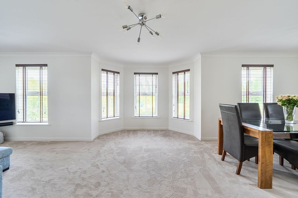 Additional image 5 of 3 bed flat for saleHorton Crescent, Epsom KT19