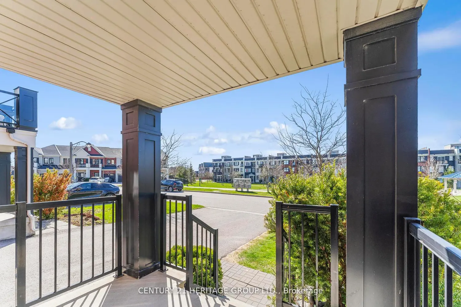 219 Boadway Crescent photo 3