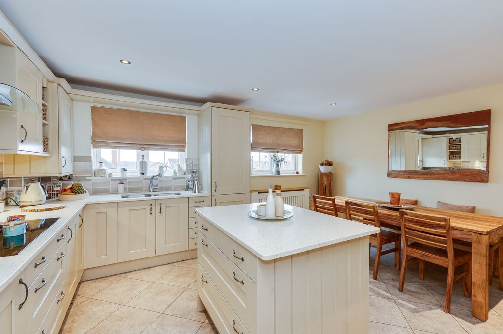 Additional image 5 of 3 bed town house for saleHolmley Lane, Dronfield S18