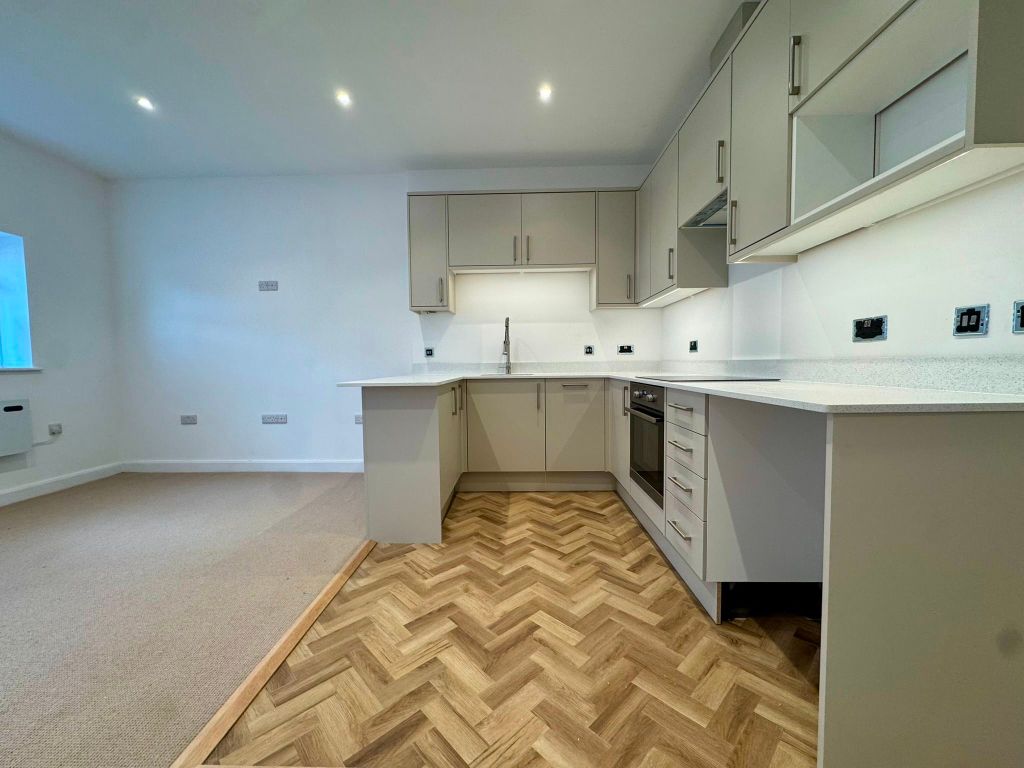 1 bed maisonette for saleStation Road, Edenbridge TN8 photo 2
