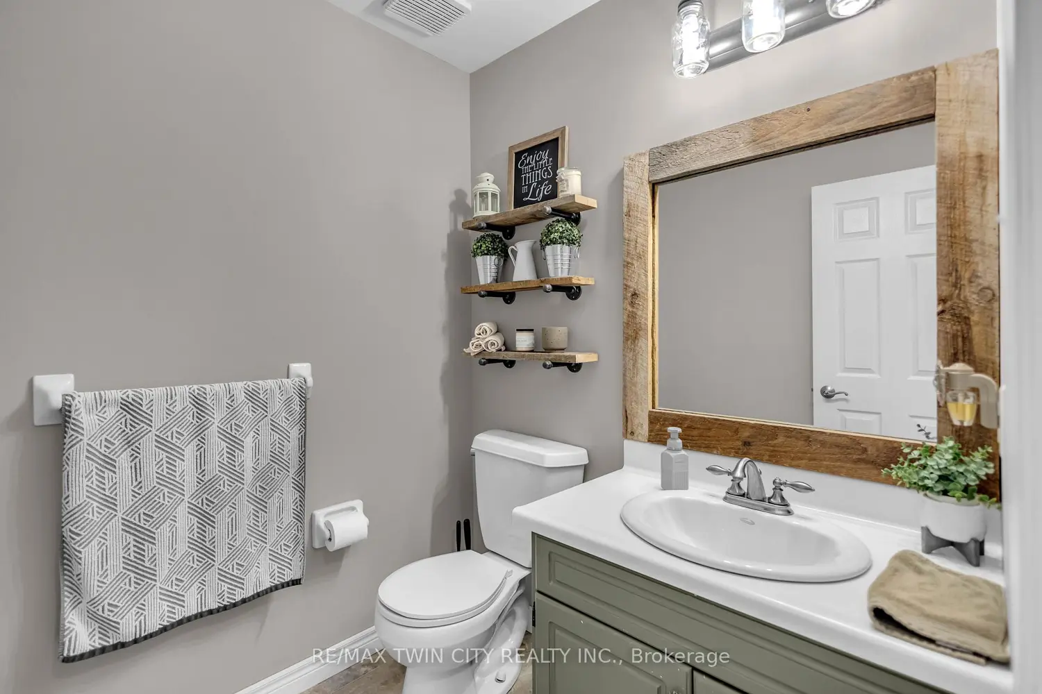 13 Morgan Drive photo 5