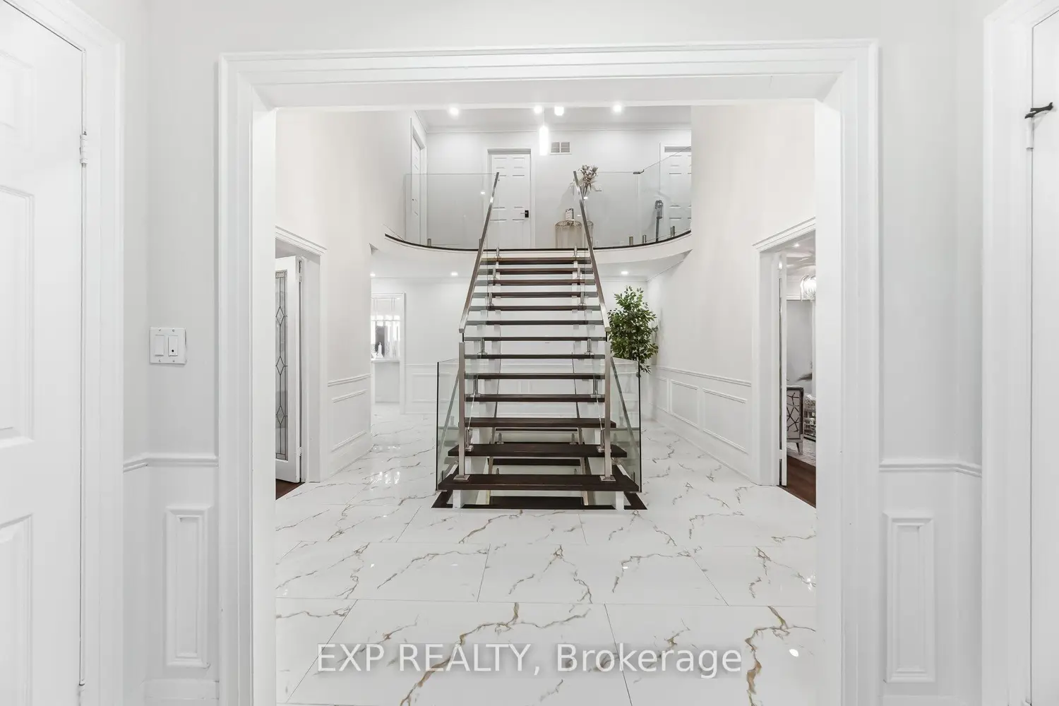 265 Wycliffe Avenue photo 3