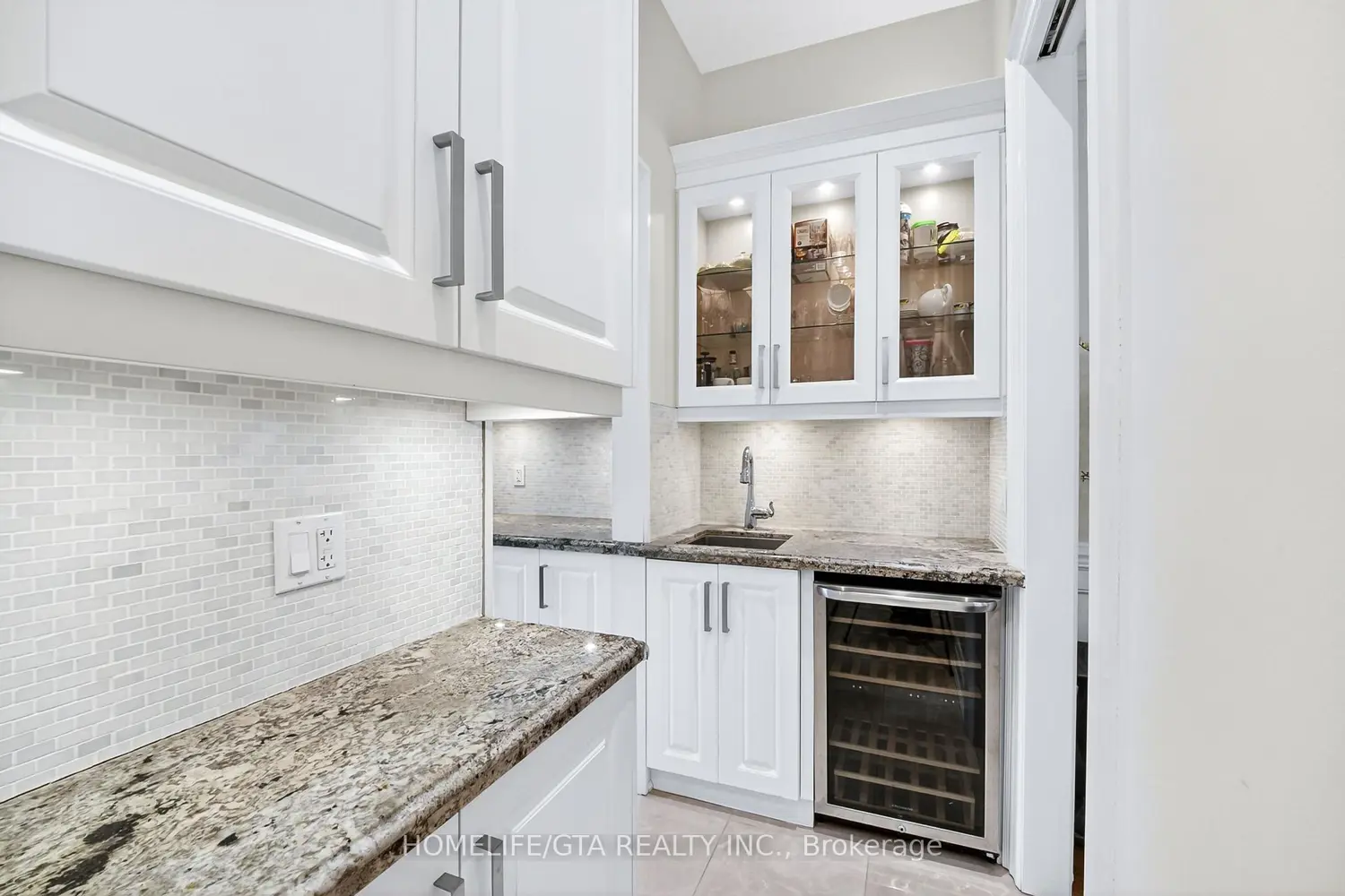 Additional image 8 of 674 Bedford Park Avenue