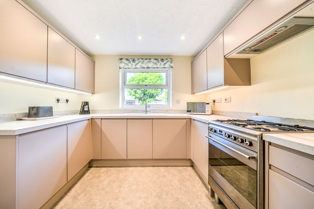 Additional image 3 of 3 bed detached house for saleMeadow Road, Droitwich WR9