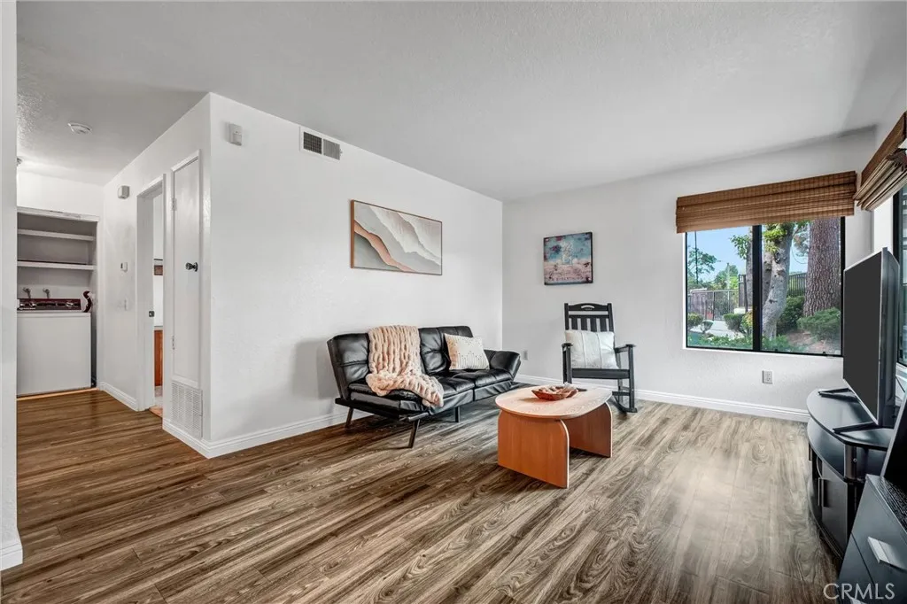 25713 Sycamore Pointe, Lake Forest, CA 92630 photo 4