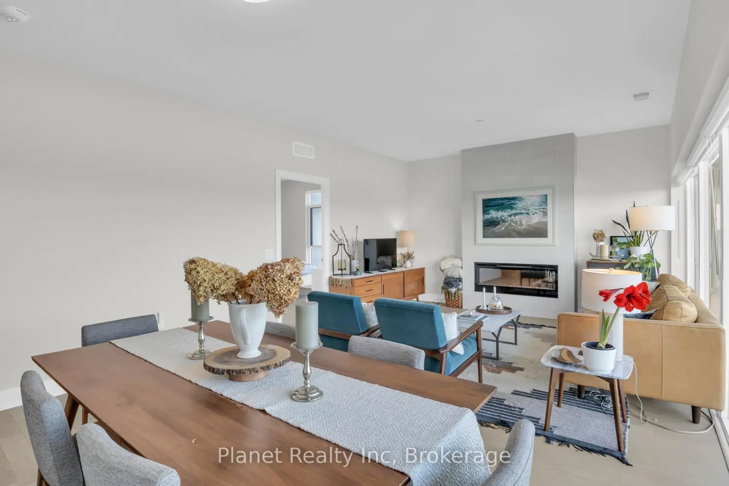 71 Wyndham Street 712