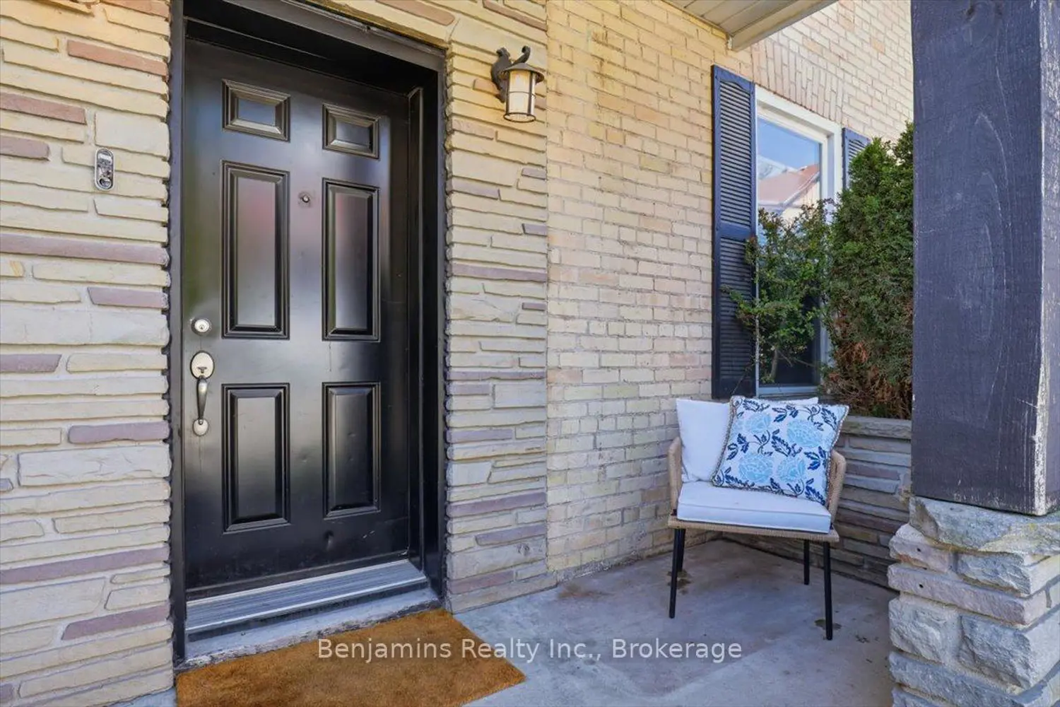 53 Eby Street photo 3