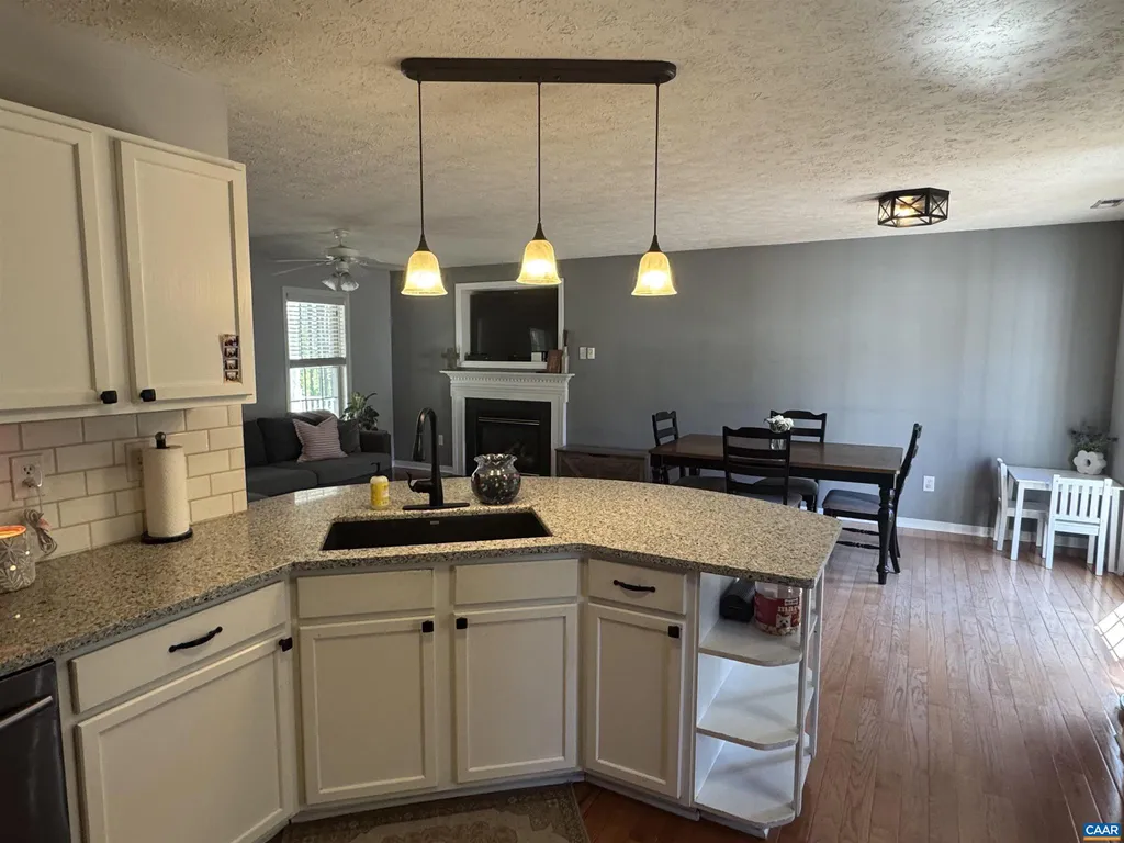 Additional image 11 of 1121 Hardware Rd, Scottsville, VA 24590