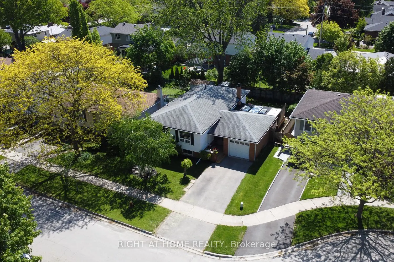 740 Hyde Road photo 2