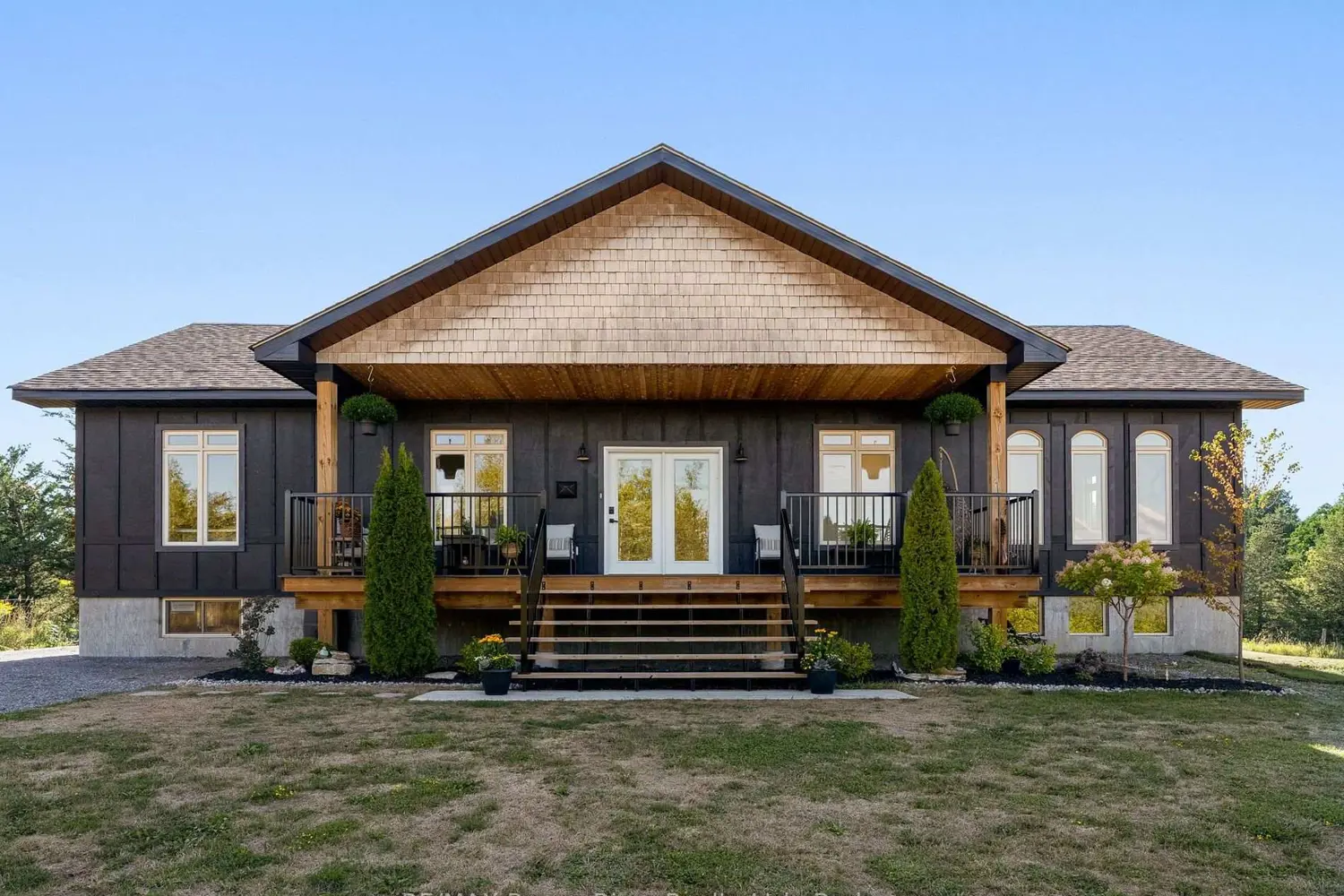 1176 Ixl Road photo 2