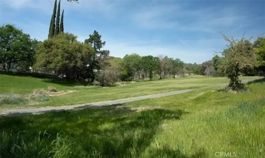 517 Silver Leaf Dr, Oroville, CA 95966