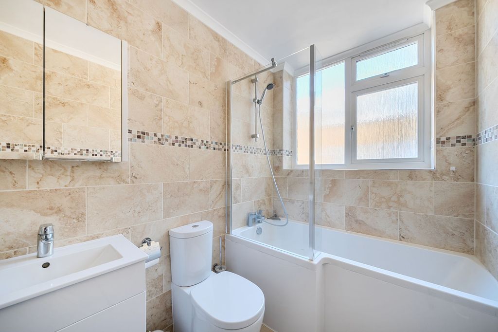 Additional image 18 of 3 bed flat for saleAvenue Road, Epsom KT18