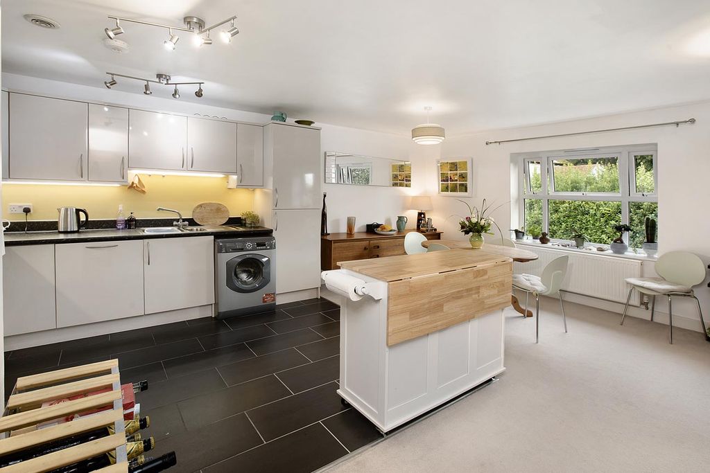 Additional image 7 of 3 bed flat for saleEast Cliff Road, Dawlish EX7