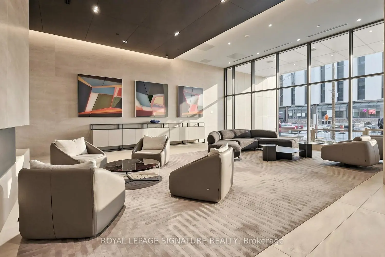 Additional image 3 of 2221 Yonge Street 1011