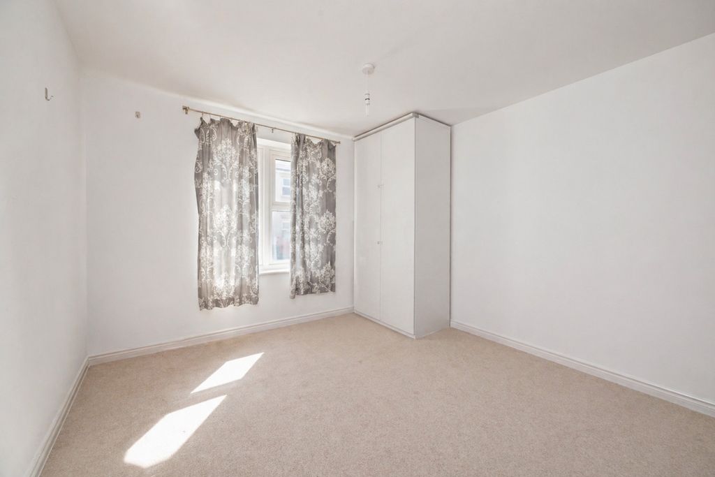 Additional image 11 of 2 bed flat for saleBakers Crescent, Eastleigh SO50