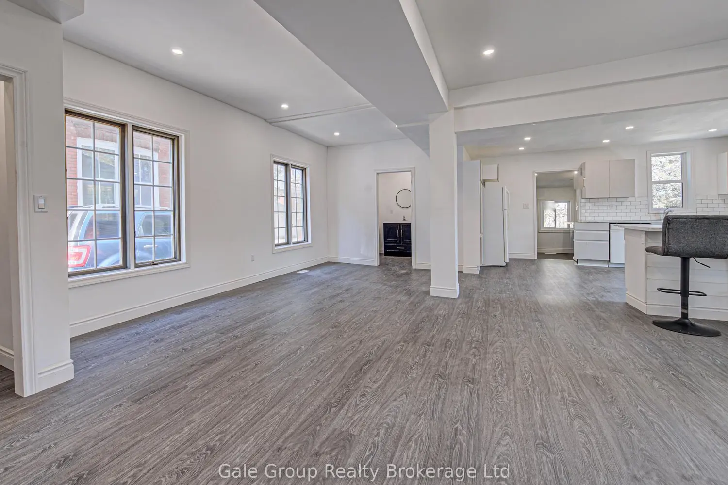 203 Talbot Street photo 5