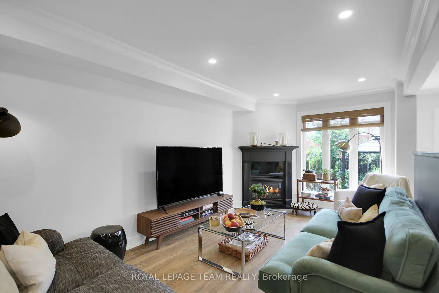 112 Talltree Crescent photo 4