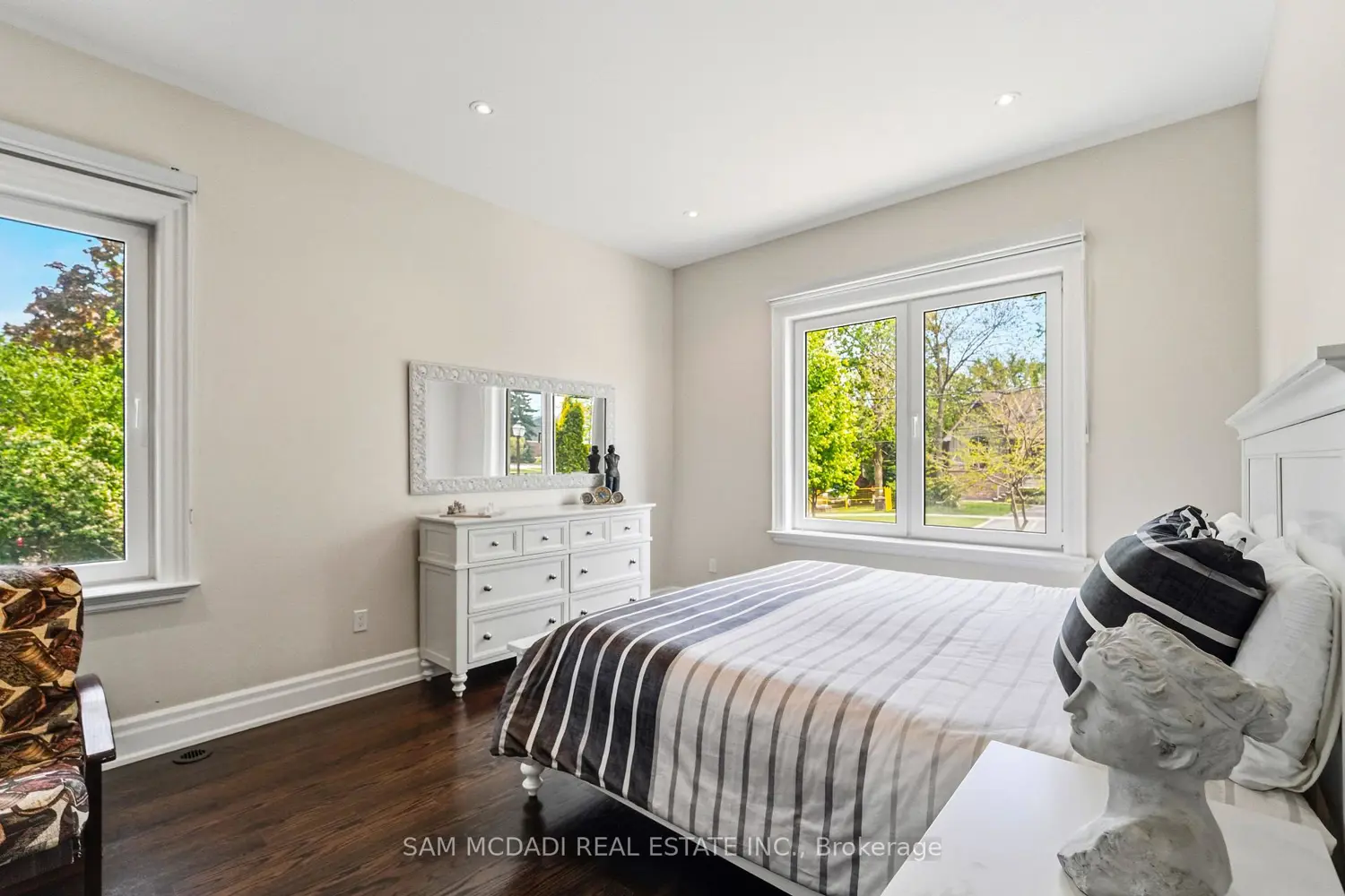 Additional image 7 of 2411 Thorn Lodge Drive