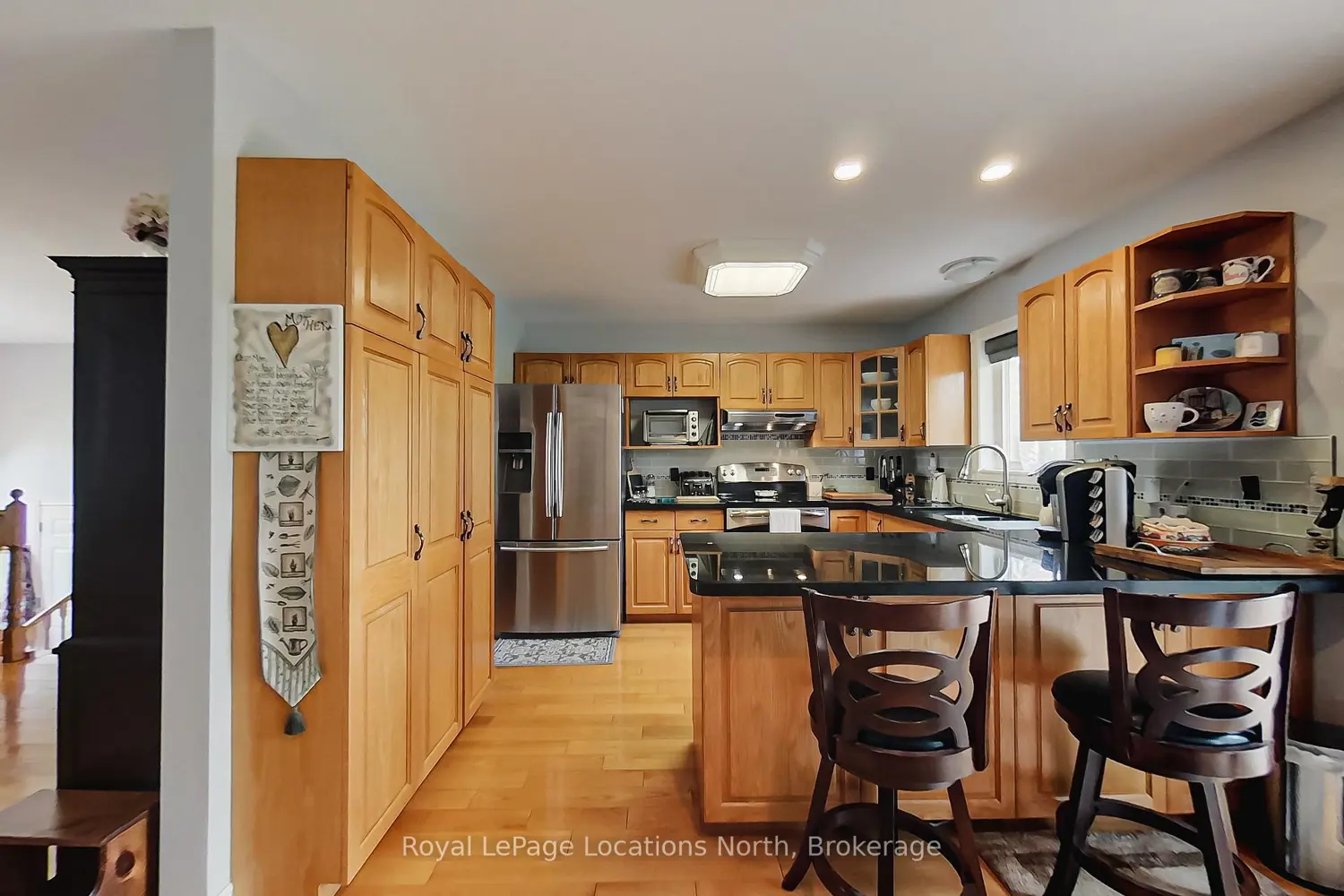 285 Christopher Street photo 4