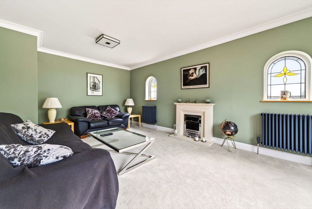 Additional image 7 of 6 bed detached house for saleWalkfield Drive, Epsom KT18