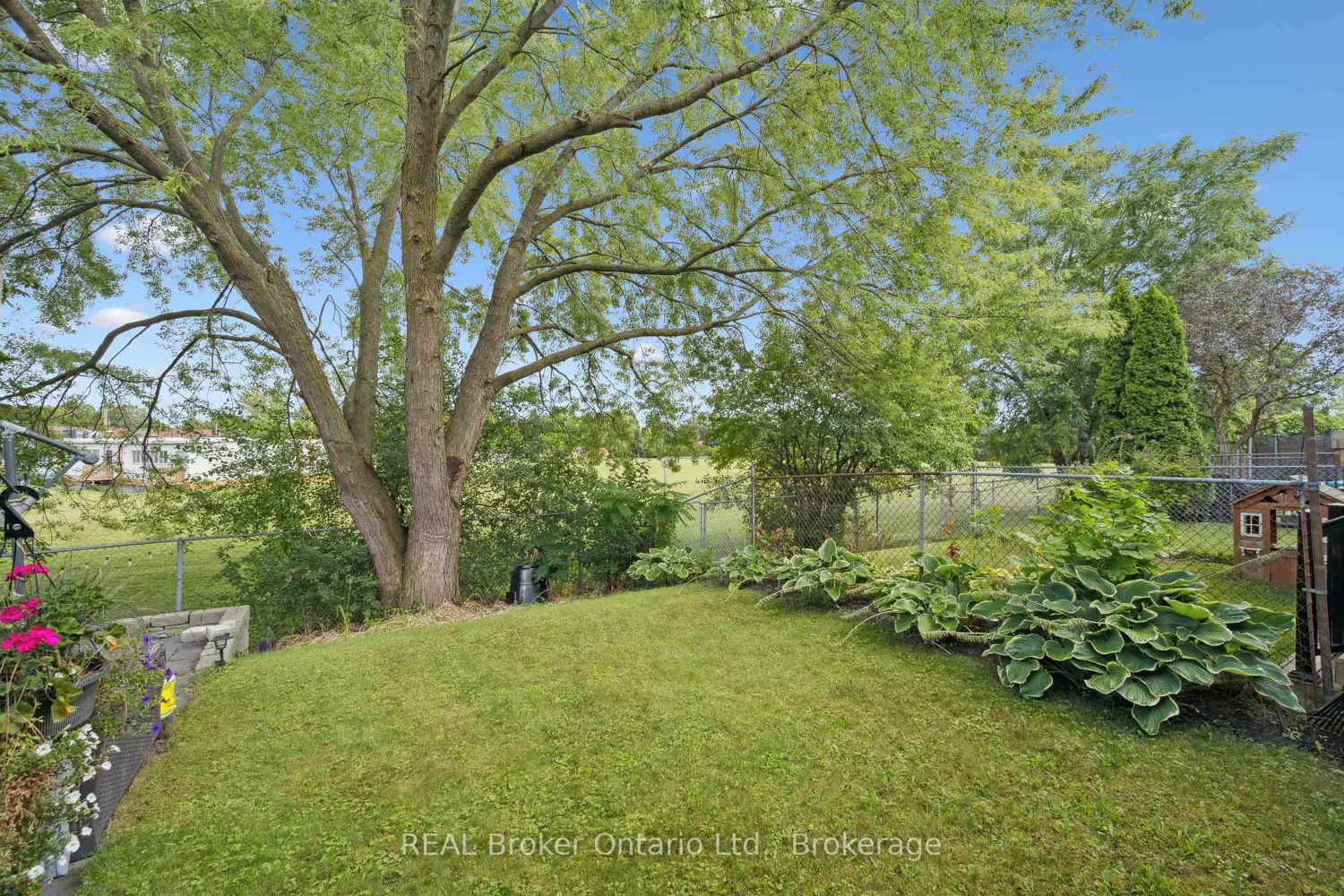 Additional image 16 of 255 Camelot Court 2