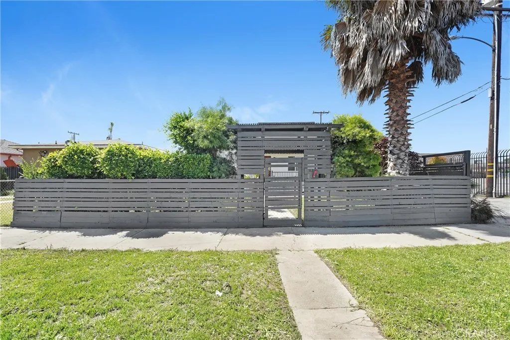 Additional image 3 of 616 E 135th St, Los Angeles, CA 90059