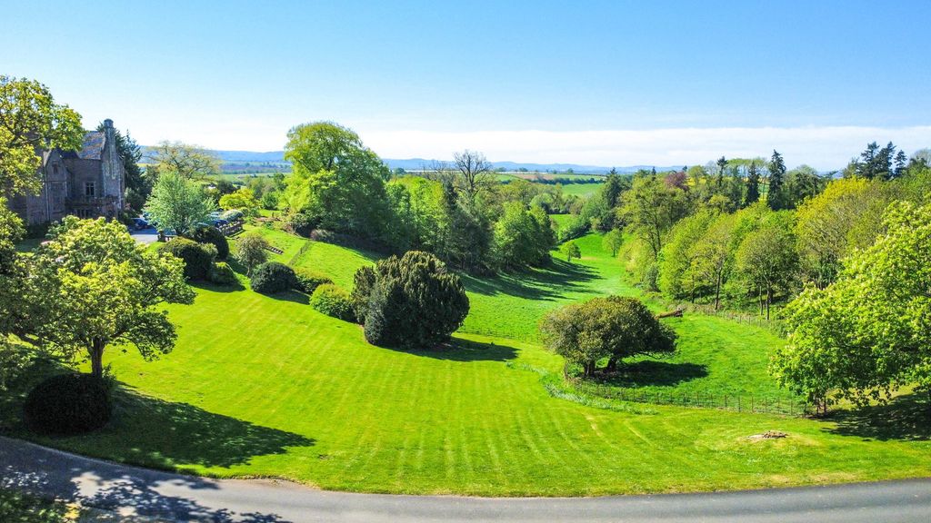 2 bed flat for saleBrockhampton Court, Brockhampton, Hereford, Herefordshire HR1 photo 2