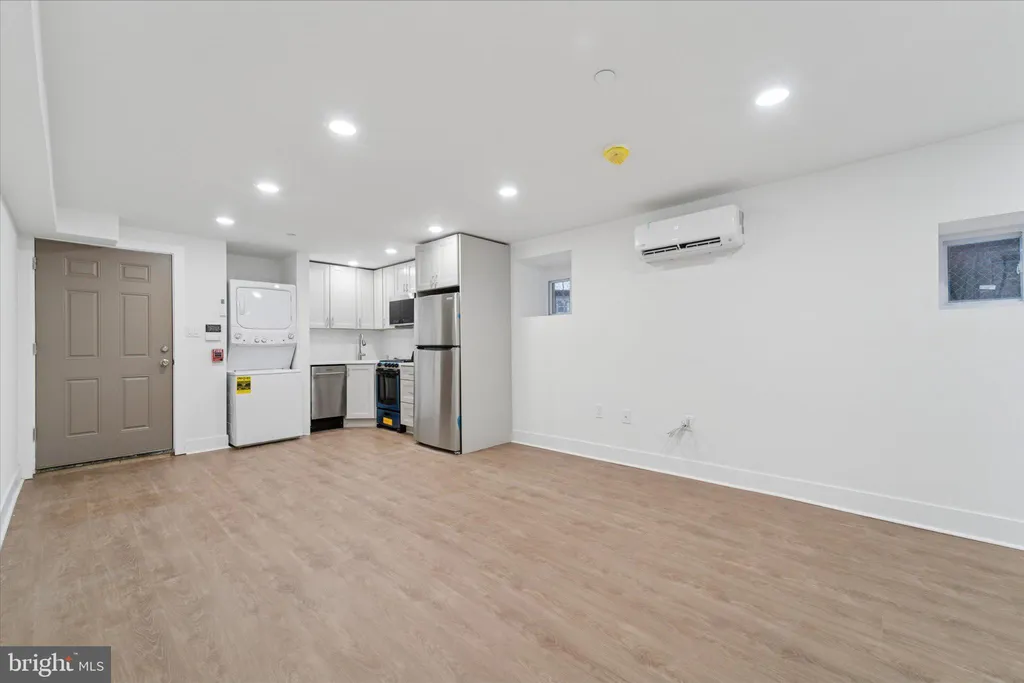 Additional image 4 of 812 W Roosevelt Boulevard Unit 6, Philadelphia, PA 19140