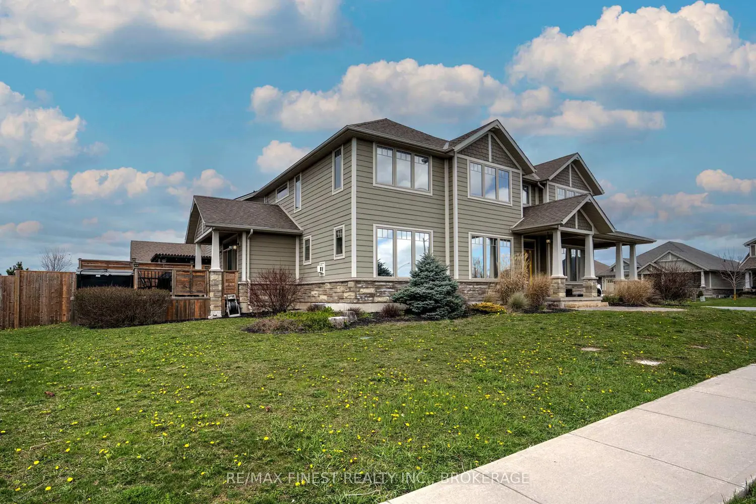 64 Tessa Boulevard photo 2