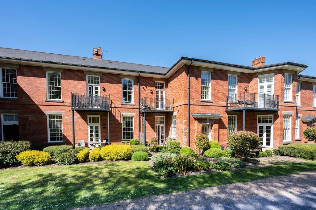 Additional image 2 of 2 bed flat for saleGlanville Way, Epsom KT19