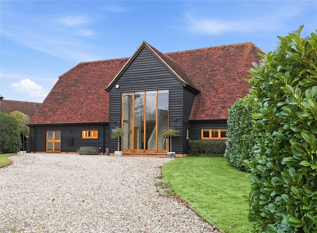5 bed detached house for saleClapton Hall Lane, Dunmow, Essex CM6